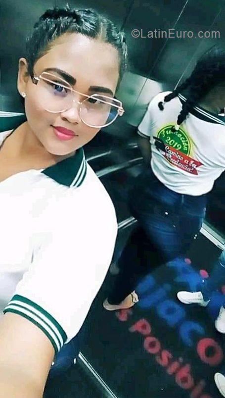Date this good-looking Colombia girl Yerle from Barranquilla CO25128