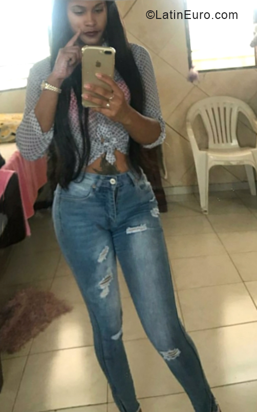 Date this pretty Dominican Republic girl Marilis from Santo Domingo DO34353