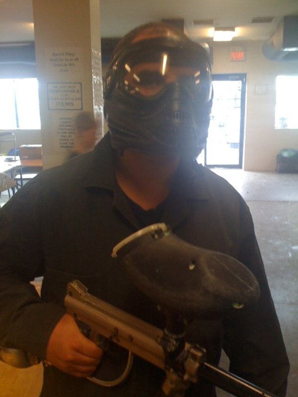 Date this hard body Cambodia man Paintballgun from  CA802