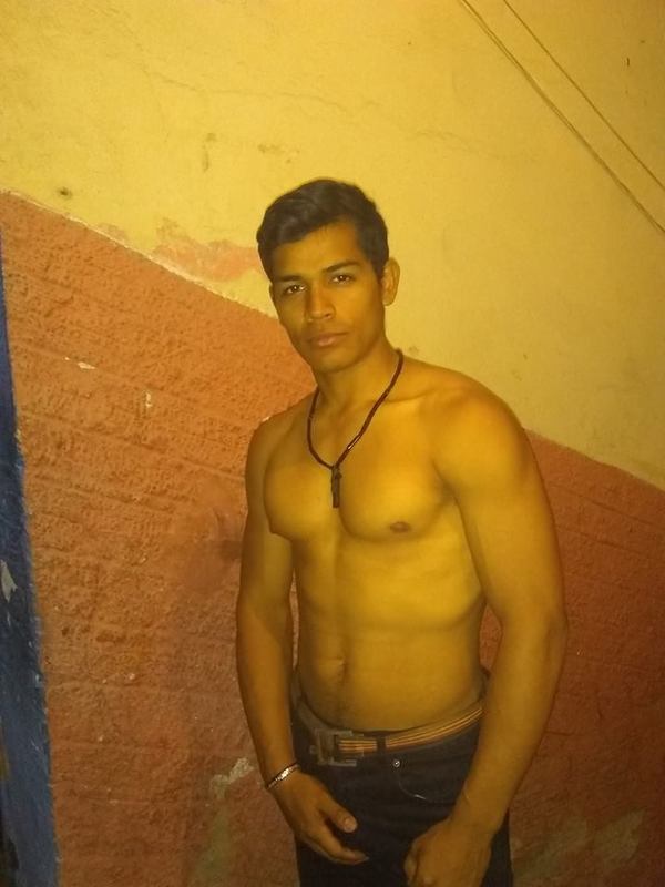 Date this young Venezuela man Jonathan from Caracas VE2273