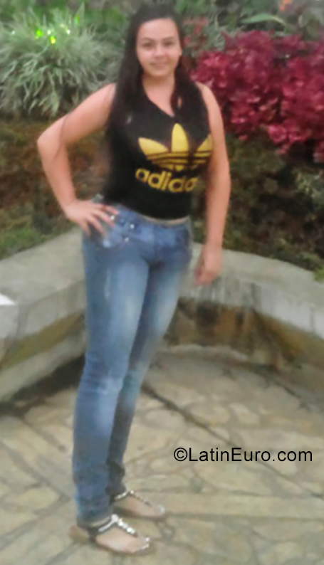 Date this fun Colombia girl Daniela from Medellin CO25199