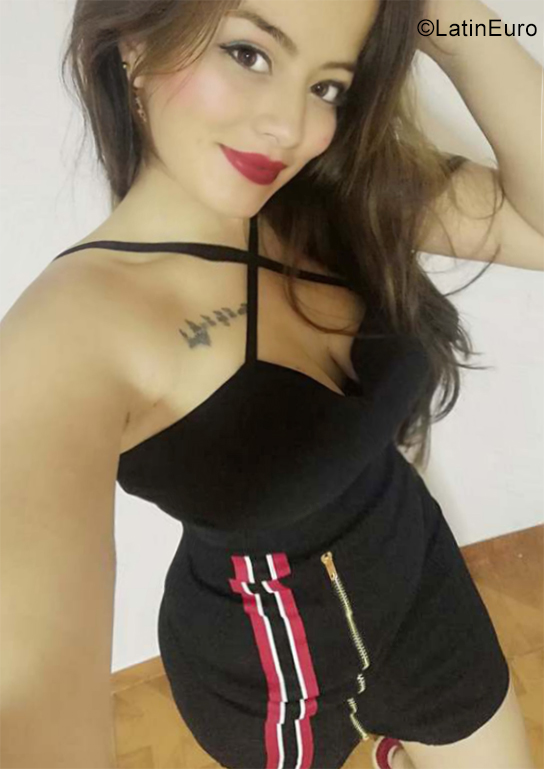 Date this charming Colombia girl Naty from Bogota CO25204