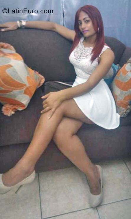 Date this hot Dominican Republic girl Estefany from Santo Domingo DO34549