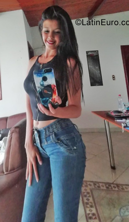 Date this sensual Colombia girl Sara from Bucaramanga CO25246