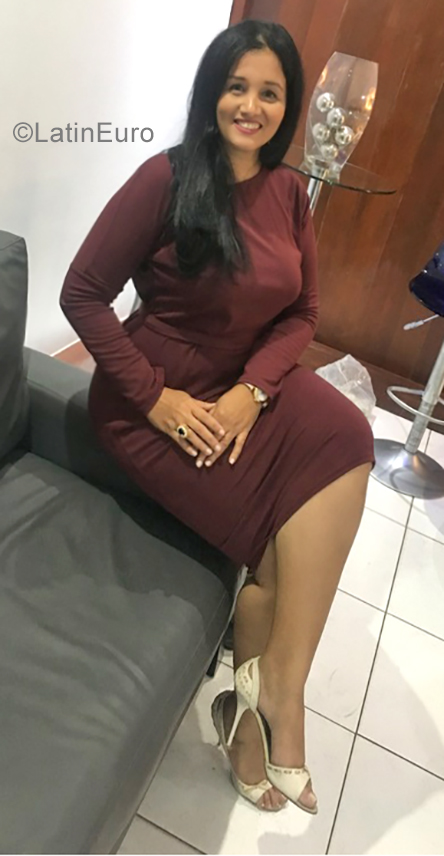 Date this sensual Dominican Republic girl Tamara from Santo Domingo DO34560