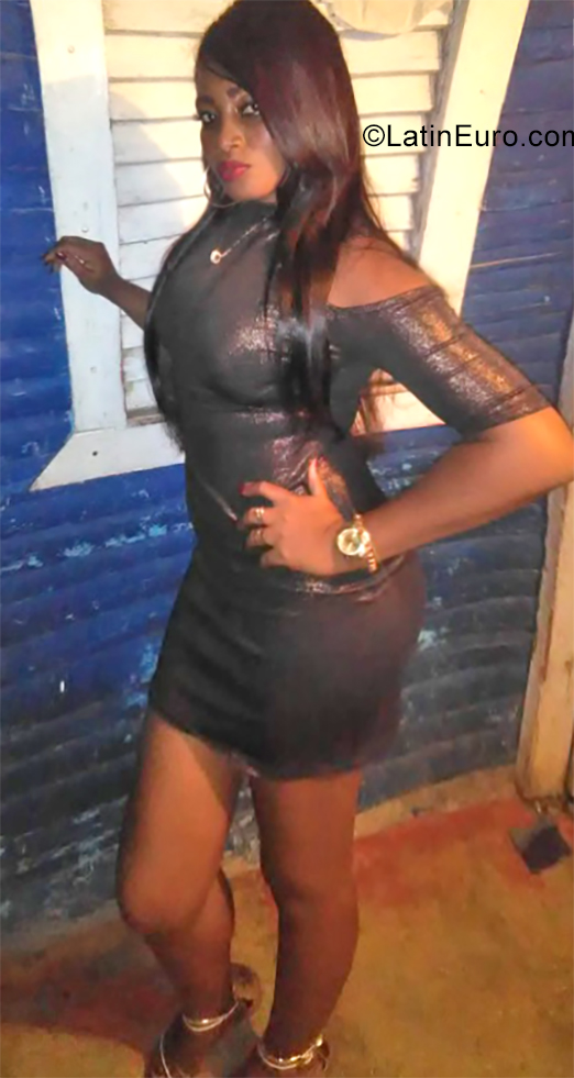 Date this charming Dominican Republic girl Evelin from Santo Domingo DO34568