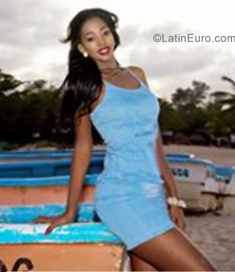 Date this beautiful Dominican Republic girl Sophie from Punta Cana DO34586