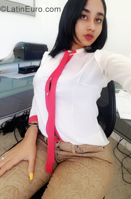 Date this attractive Dominican Republic girl Lenny from Santo Domingo DO34592