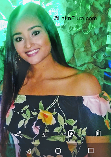 Date this nice looking Colombia girl Karina from Valledupar CO25264