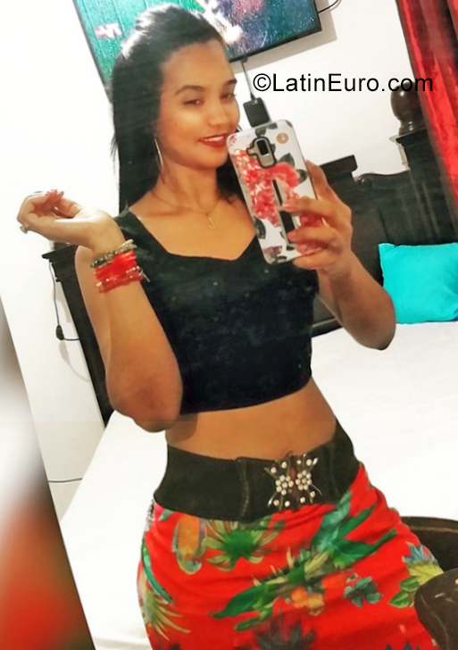 Date this gorgeous Dominican Republic girl Marifer from Santiago DO34635