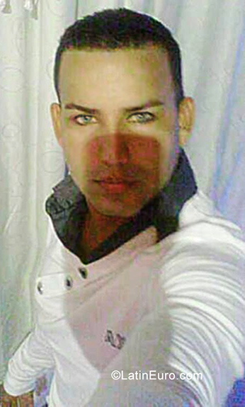 Date this lovely Venezuela man Jeunis alejandr from Guayana VE2332