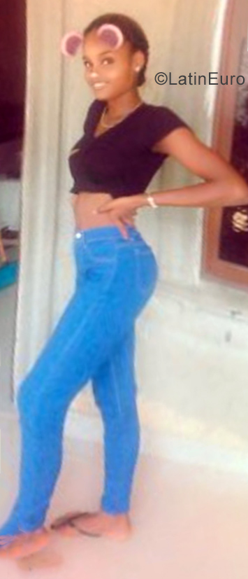 Date this passionate Dominican Republic girl Paulina from Santo Domingo DO34652