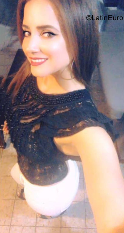 Date this hard body Dominican Republic girl Raquel from Santiago DO34713