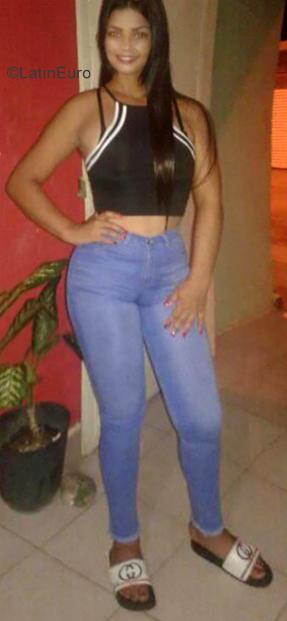 Date this sensual Venezuela girl Karla from Cumana VE2370