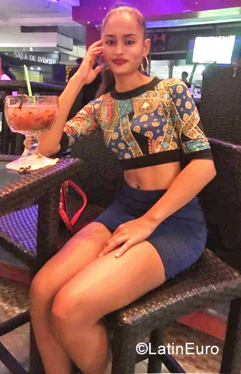 Date this nice looking Dominican Republic girl Jessica from Santiago DO34754
