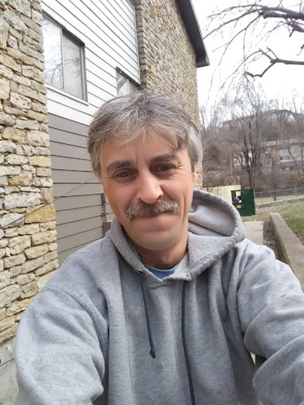 Date this charming United States man Desmond from Charlottesville US19980