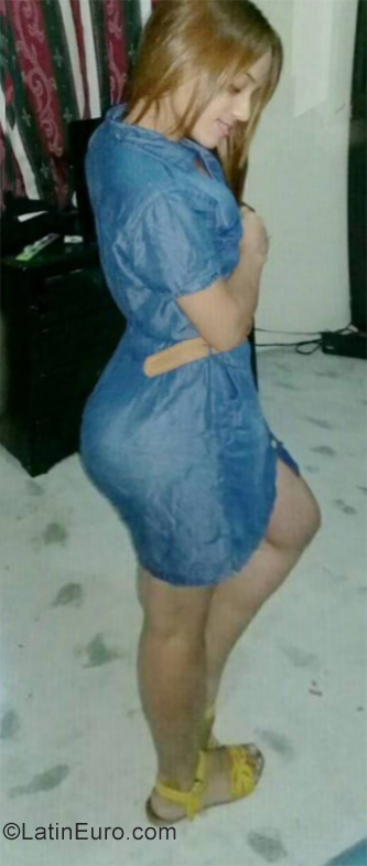 Date this stunning Colombia girl Pauin from Medellin CO25367