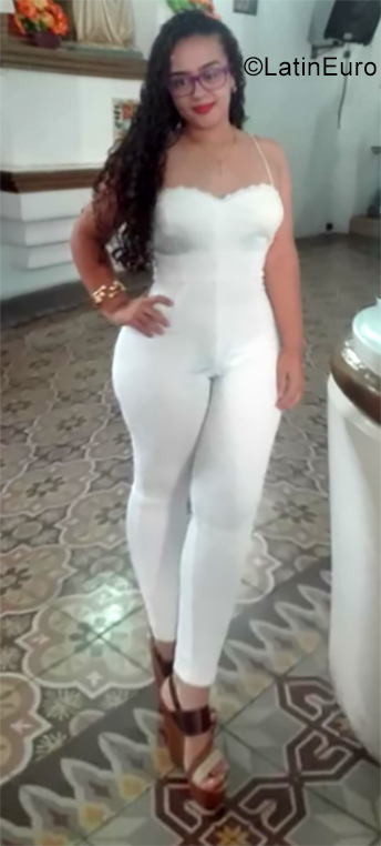 Date this good-looking Venezuela girl Stefany from Barquisimeto VE2378