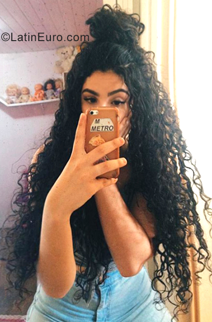 Date this hot Colombia girl Bellacasas from cali CO25391