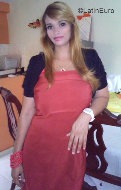 Date this hot Dominican Republic girl Deruy from Santo Domingo Este DO34876