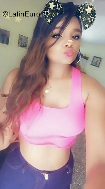 Date this happy Dominican Republic girl Vanessa from Santo Domingo DO34963