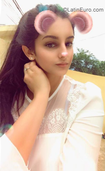 Date this attractive Dominican Republic girl Paola from Santo Domingo DO34967
