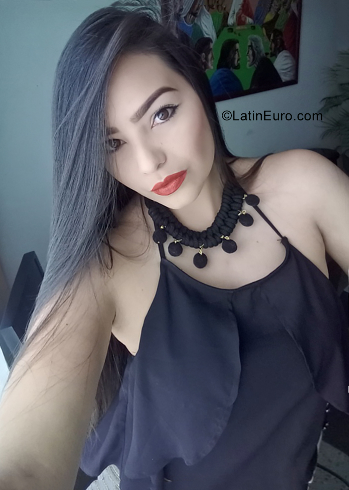 Date this lovely Venezuela girl Fima from San Cristobal VE2415