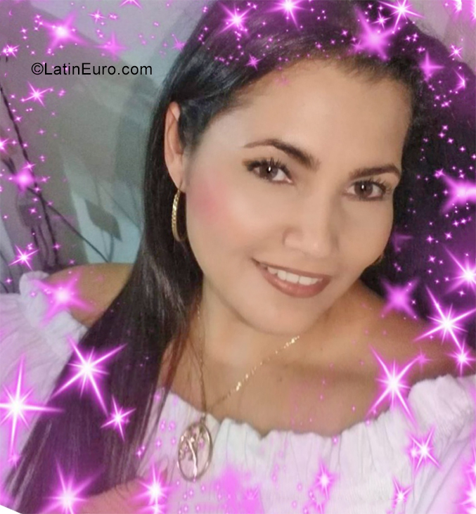 Date this fun Colombia girl ESPERANZA from Bucaramanga CO25465