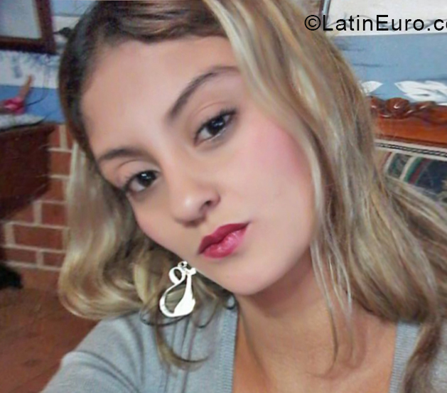 Date this good-looking Colombia girl Juliana from Armenia CO25482