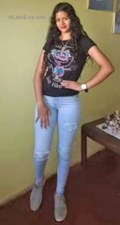Date this delightful Venezuela girl Alejandra from Cumana VE2446