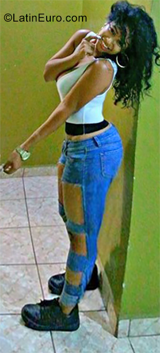 Date this nice looking Dominican Republic girl Ariana from La Romana DO39989