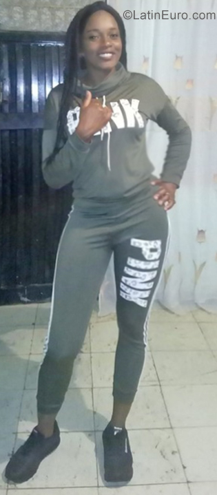 Date this charming Colombia girl Diana from CALI CO25529