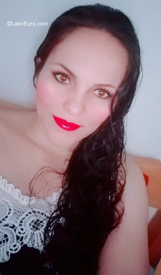 Date this athletic Colombia girl Corelay from Bogota CO25543