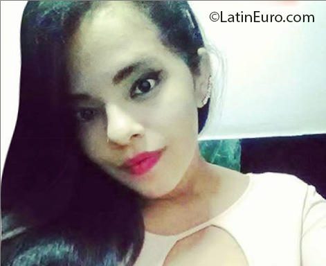 Date this passionate Venezuela girl Joanise from Maracaibo VE2480