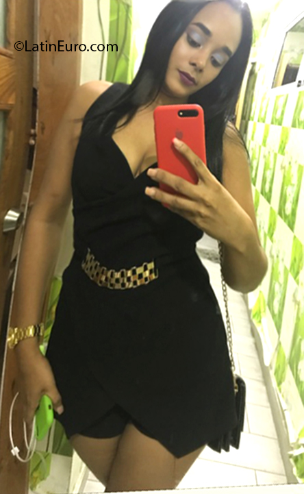 Date this georgeous Dominican Republic girl Maria from Santo Domingo DO35207