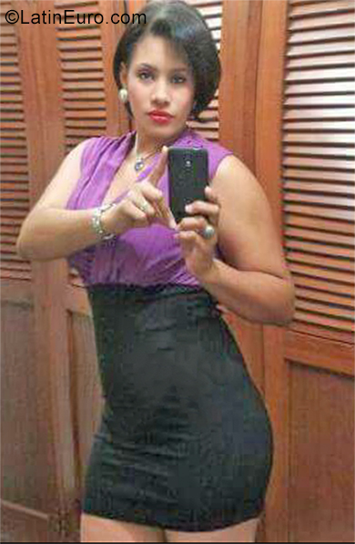 Date this good-looking Dominican Republic girl Claudia from Santiago DO35243