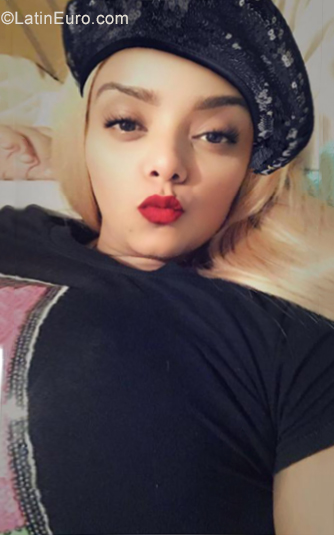 Date this young Dominican Republic girl Helen from Santiago DO35260