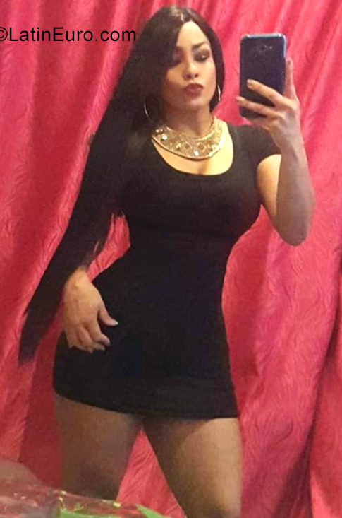 Date this attractive Colombia girl SuperSay from Bogota CO25618