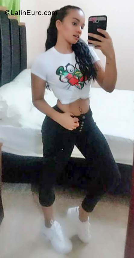 Date this good-looking Dominican Republic girl Gabriela from La Vega DO35284