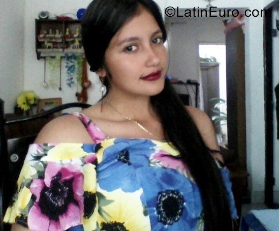 Date this funny Colombia girl Lucia from Bogota CO25631