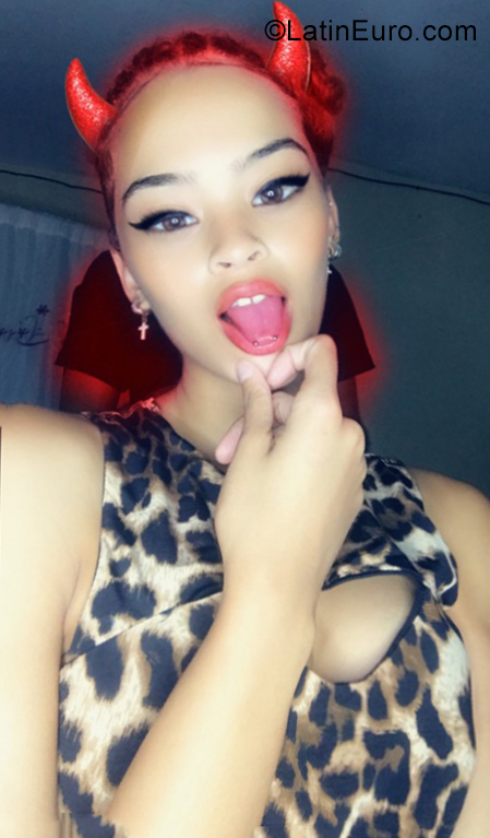 Date this passionate Dominican Republic girl Liery from Bani DO35346