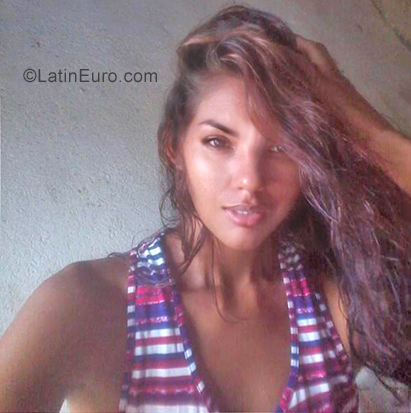 Date this georgeous Colombia girl Arlene from Santa Marta CO25735