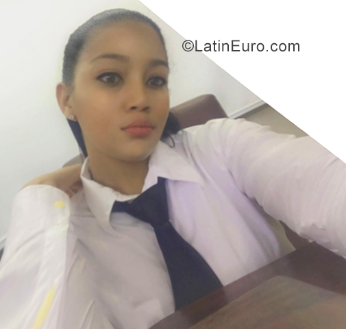 Date this foxy Dominican Republic girl Vilianny from Puerto Plata DO35425