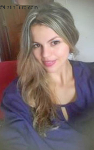 Date this exotic Colombia girl Andrea from Barranquilla CO25796