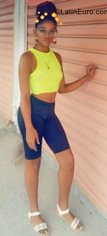Date this tall Dominican Republic girl Shary from Santo Domingo DO35506