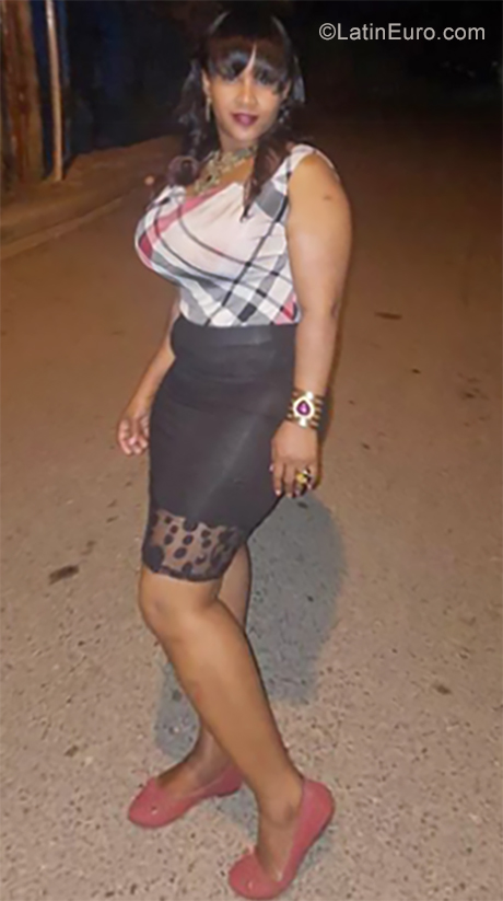 Date this athletic Dominican Republic girl Yohanny from Santo Domingo DO35522