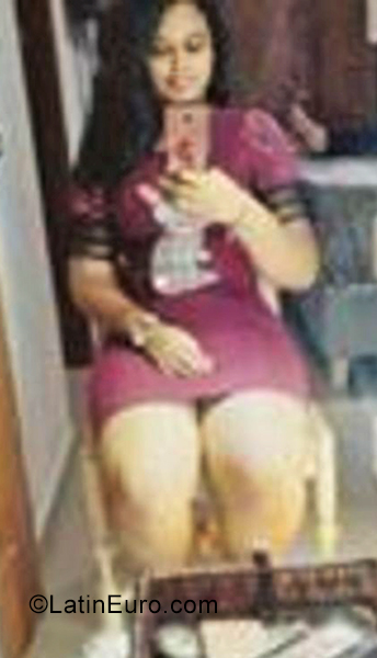 Date this nice looking Dominican Republic girl Marisbel from Santo Domingo DO35583
