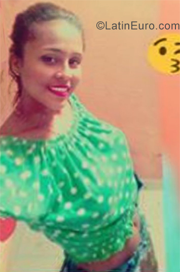 Date this voluptuous Colombia girl Liliana from Cienaga CO25857