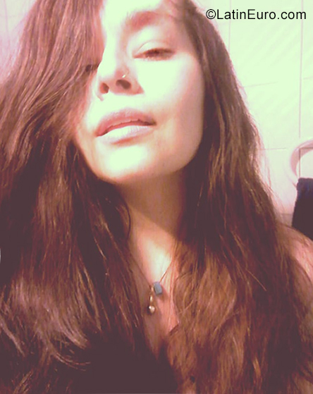 Date this lovely Argentina girl Vanessa from Buenos Aires AR233