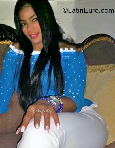 Date this tall Dominican Republic girl Haydee from Santiago DO35639